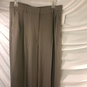 NWT H&M Highwaisted Pleated Wide Leg Trouser Size 10/42